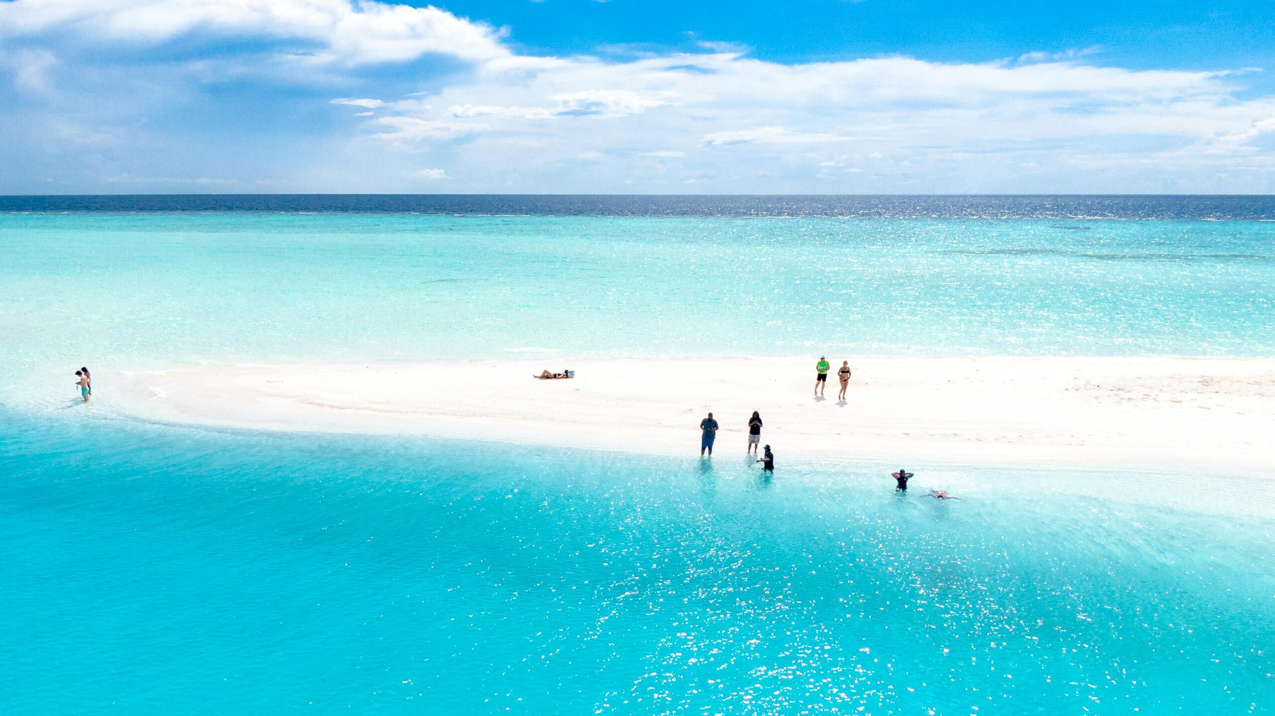 Maafushi i sandbanks de Maldives