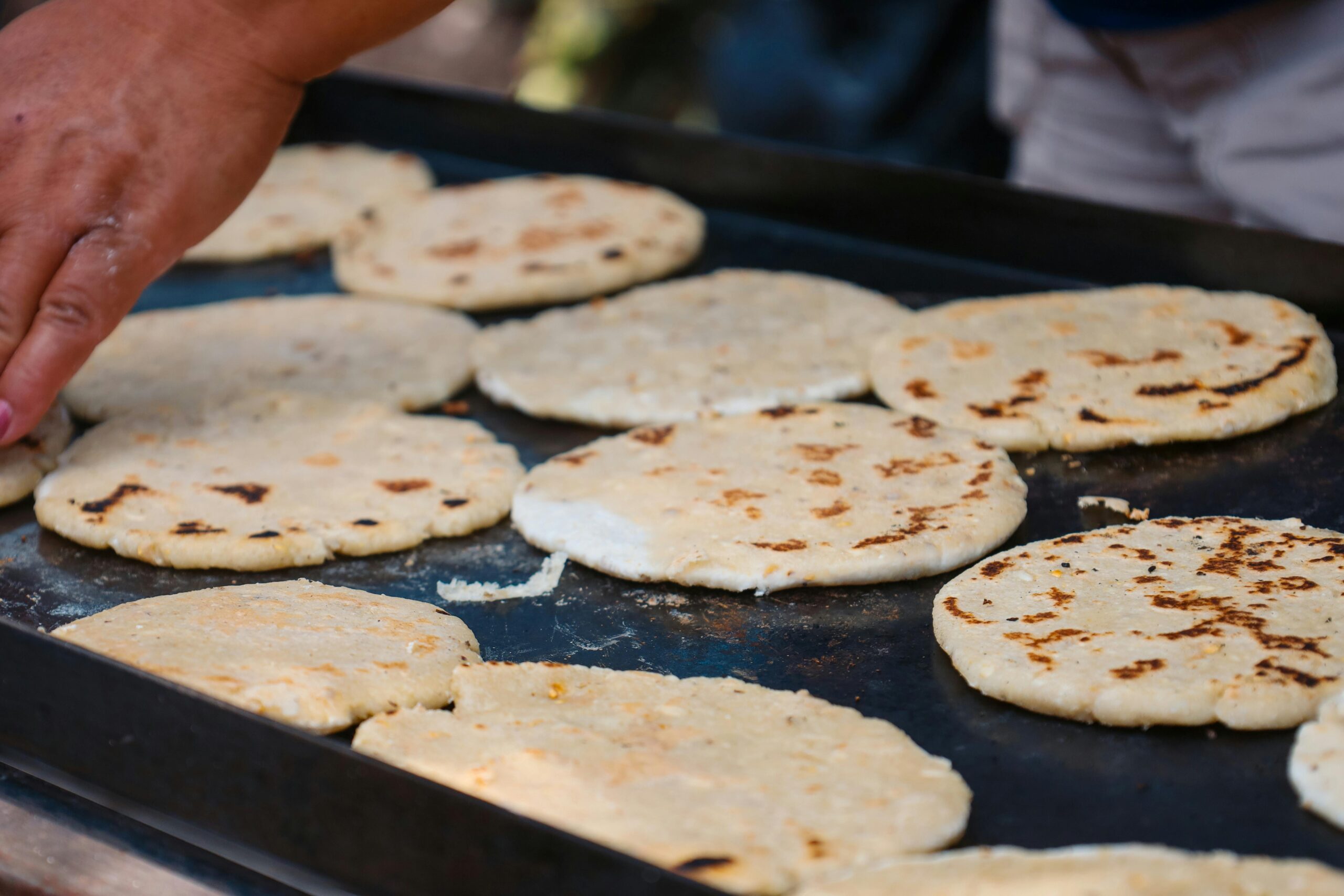 Arepas colombianes — un dels plats més típics del país