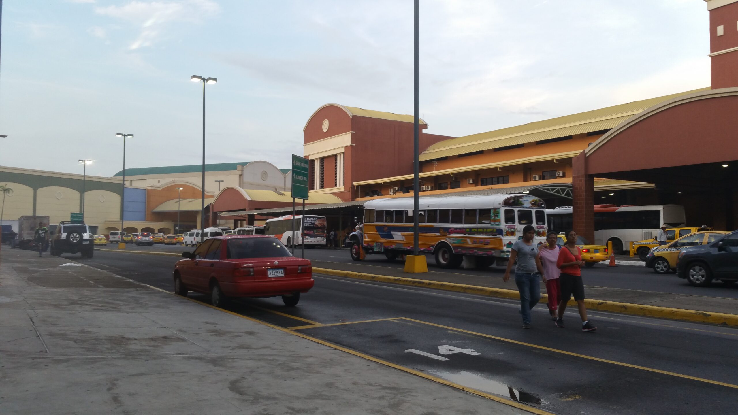 Pemba — transport i vida local