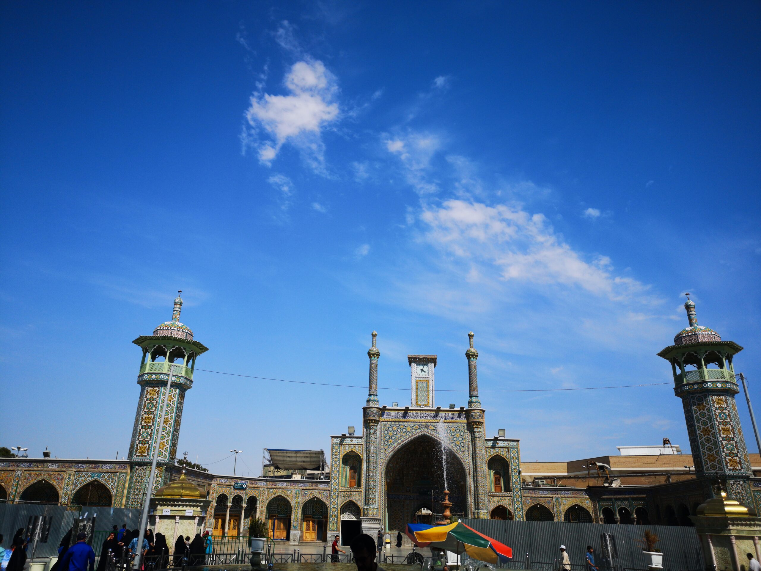 Temple amb arquitectura persa tradicional a l'Iran