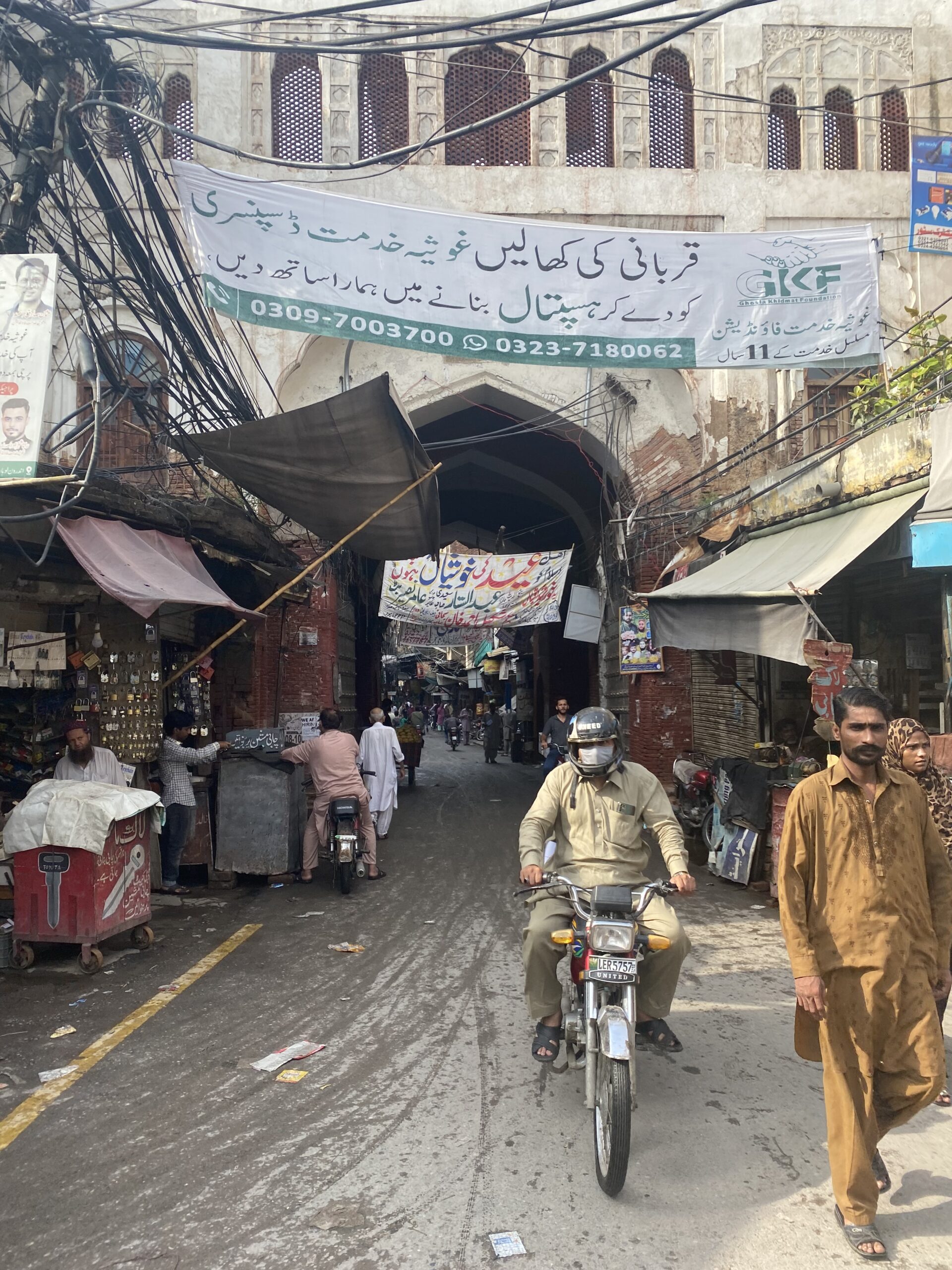 Rawalpindi — els bazaars densos i la vida urbana de la germana caòtica d'Islamabad
