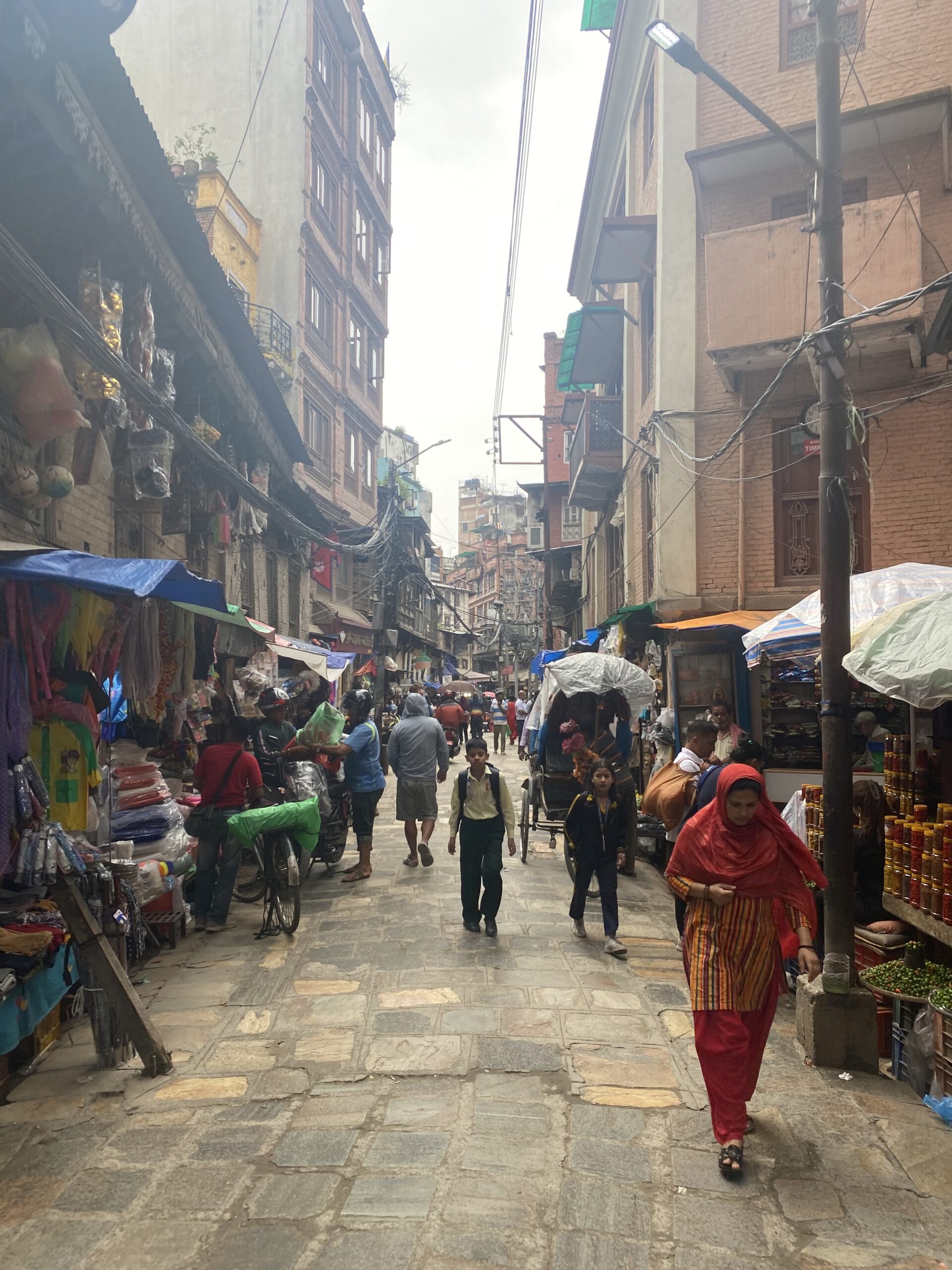 Carrers de Kathmandu i menjar local del Nepal