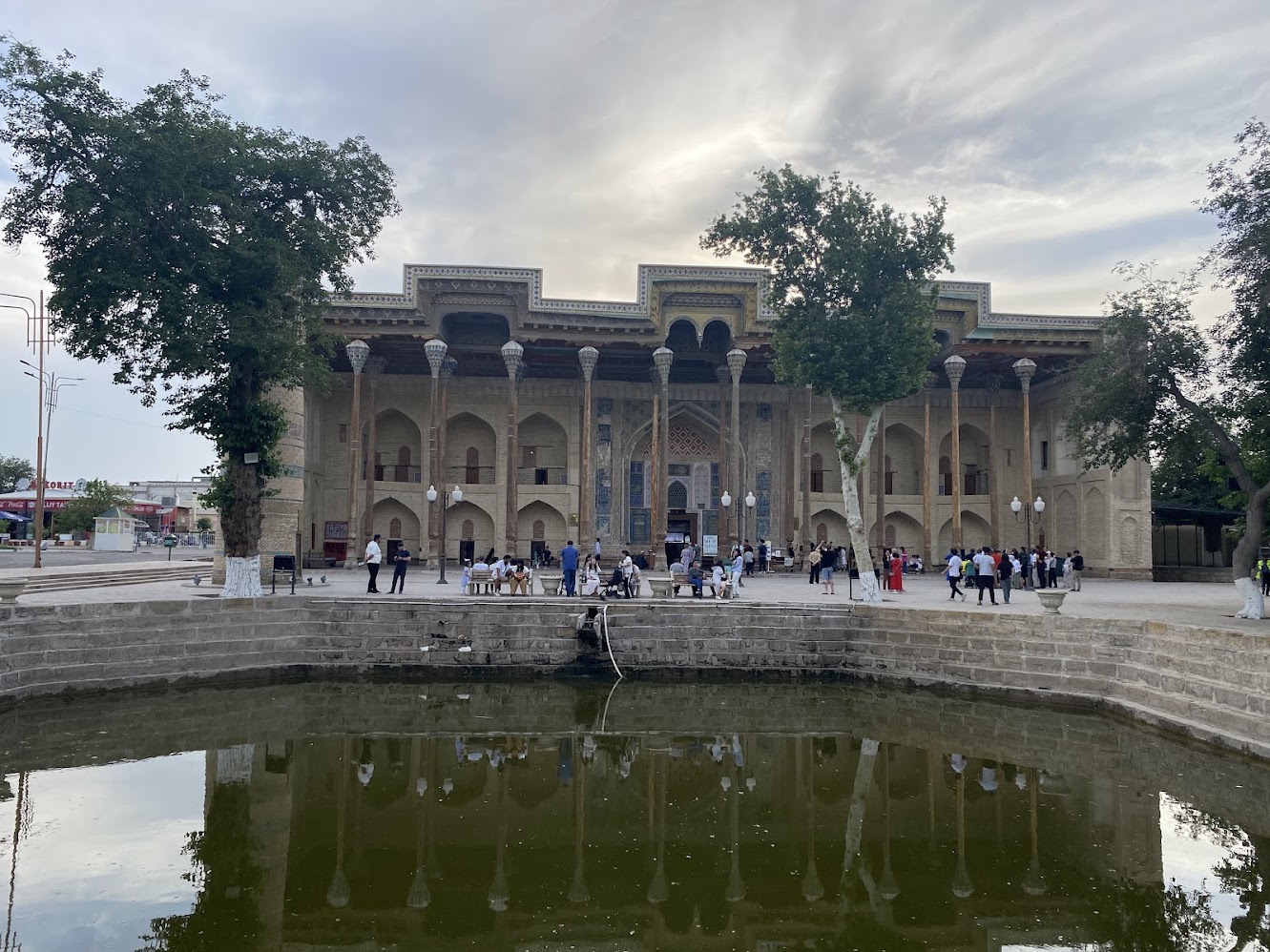 Uzbekistan — temple i arquitectura nocturna