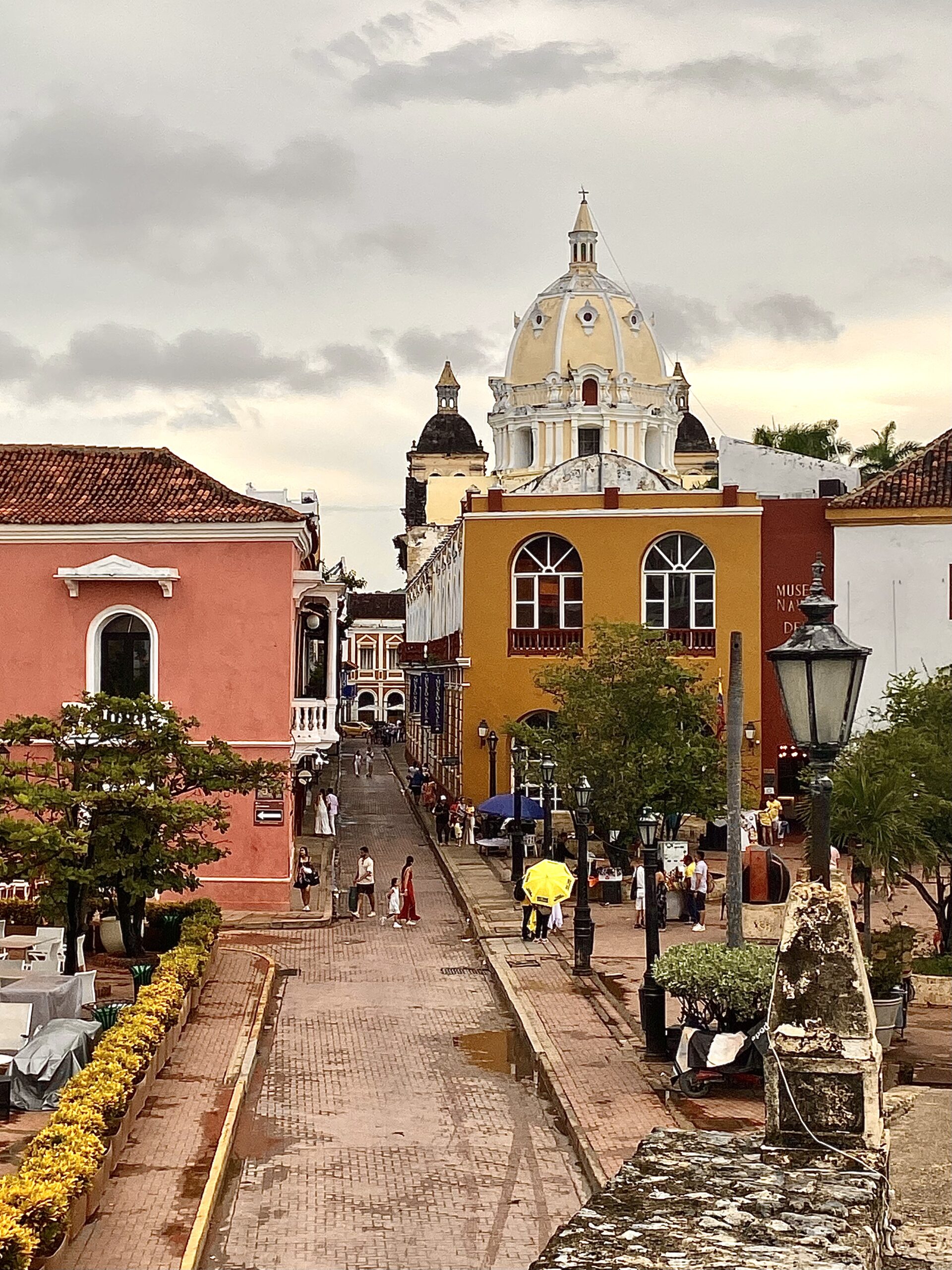 Catedral de Santa Catalina a la Ciudad Amurallada de Cartagena de Indias