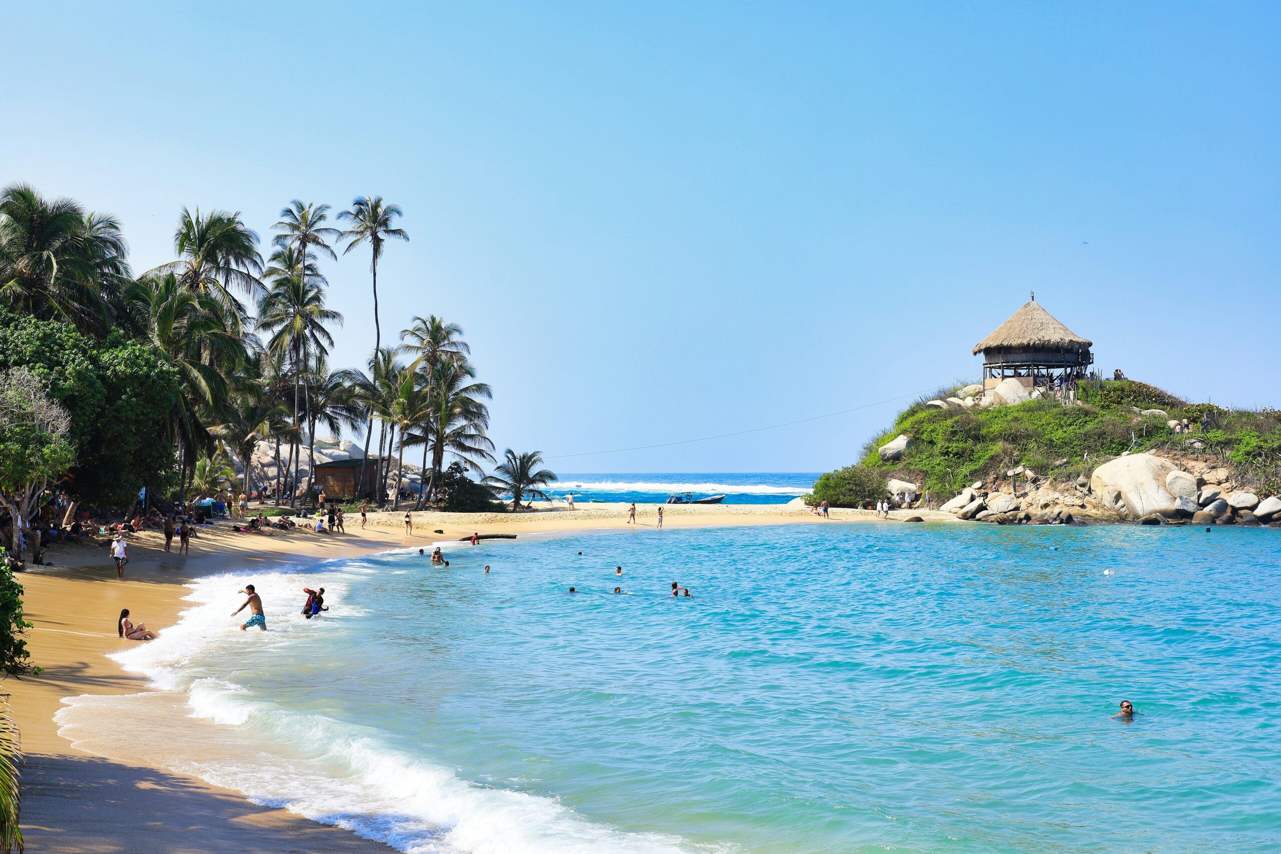 Palmeres davant del mar al Parc Nacional Natural Tayrona, a la costa del Carib colombià.