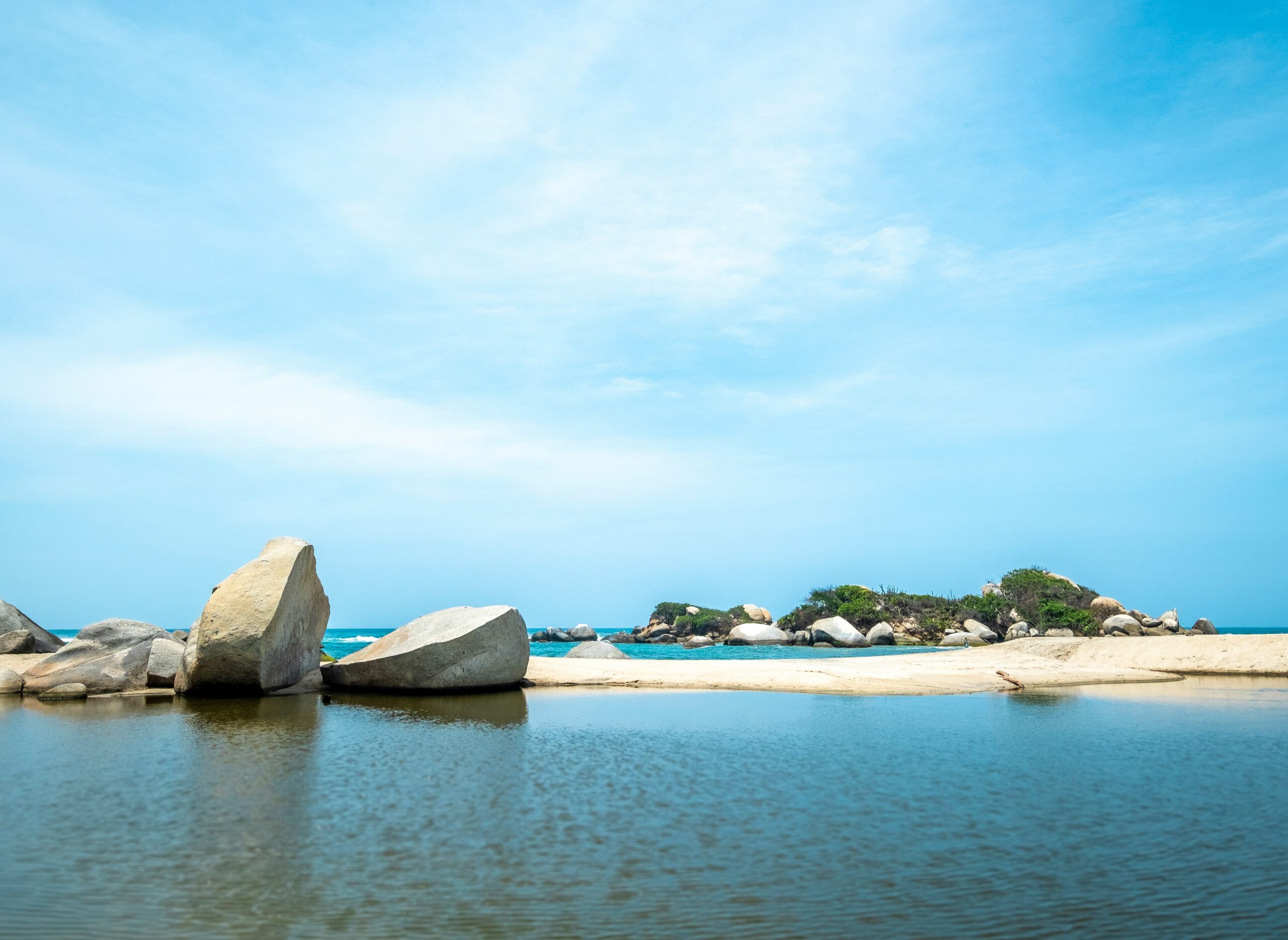 Vista de la costa del Parc Nacional Natural Tayrona, entre la Sierra Nevada de Santa Marta i el mar Carib.
