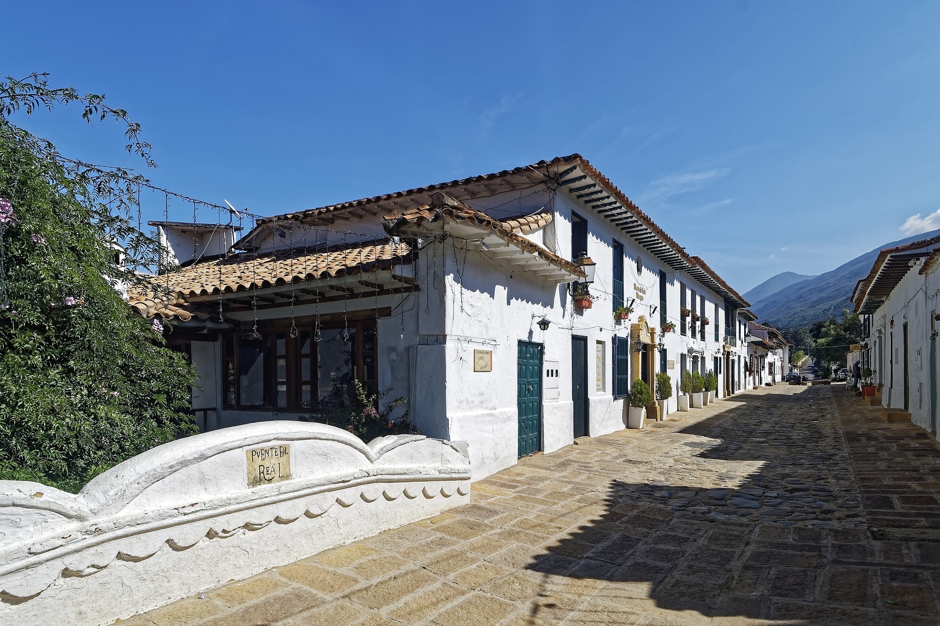Casa colonial tradicional de Villa de Leyva amb arquitectura típica de Boyacà