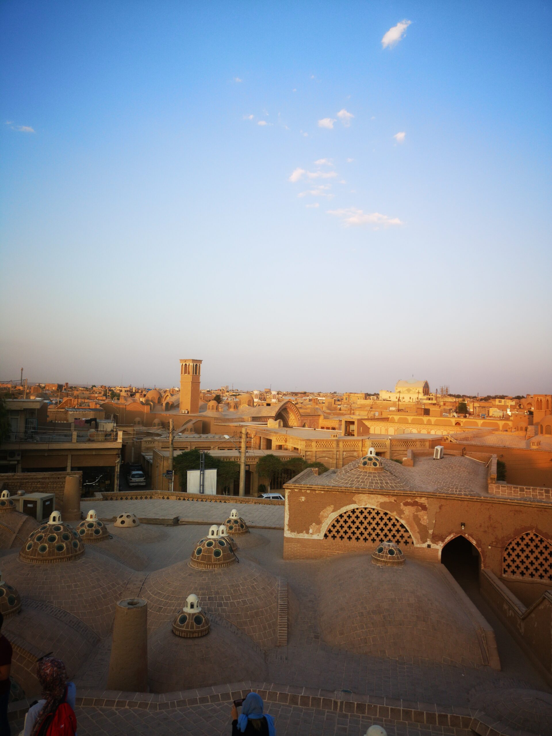Detall d'una cúpula tradicional vista des d'un terrat de Kashan