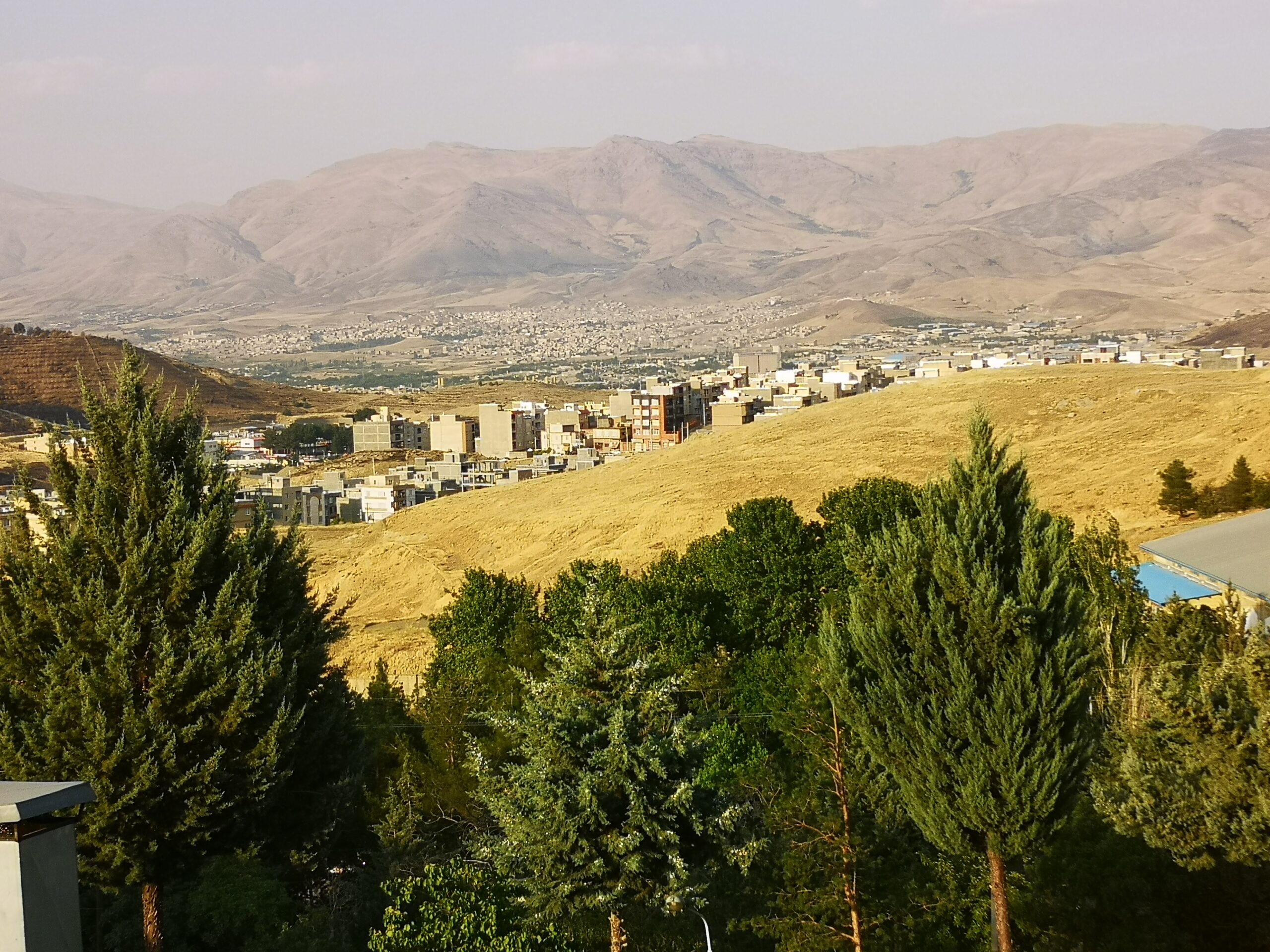 El minibús que porta els visitants des de Tabriz fins a Kandovan