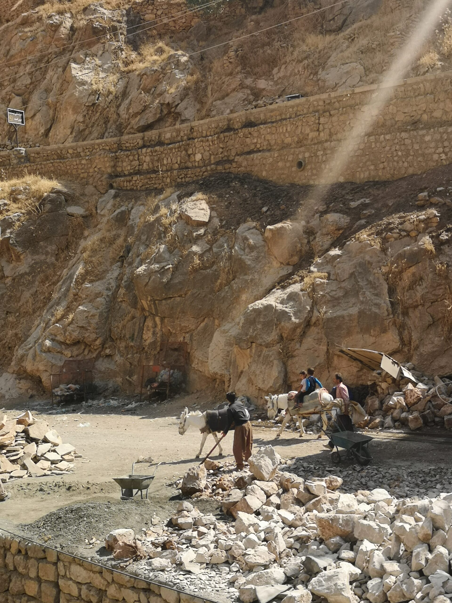 Detall de la roca volcànica de Kandovan, el material amb què estan excavades les cases del poble