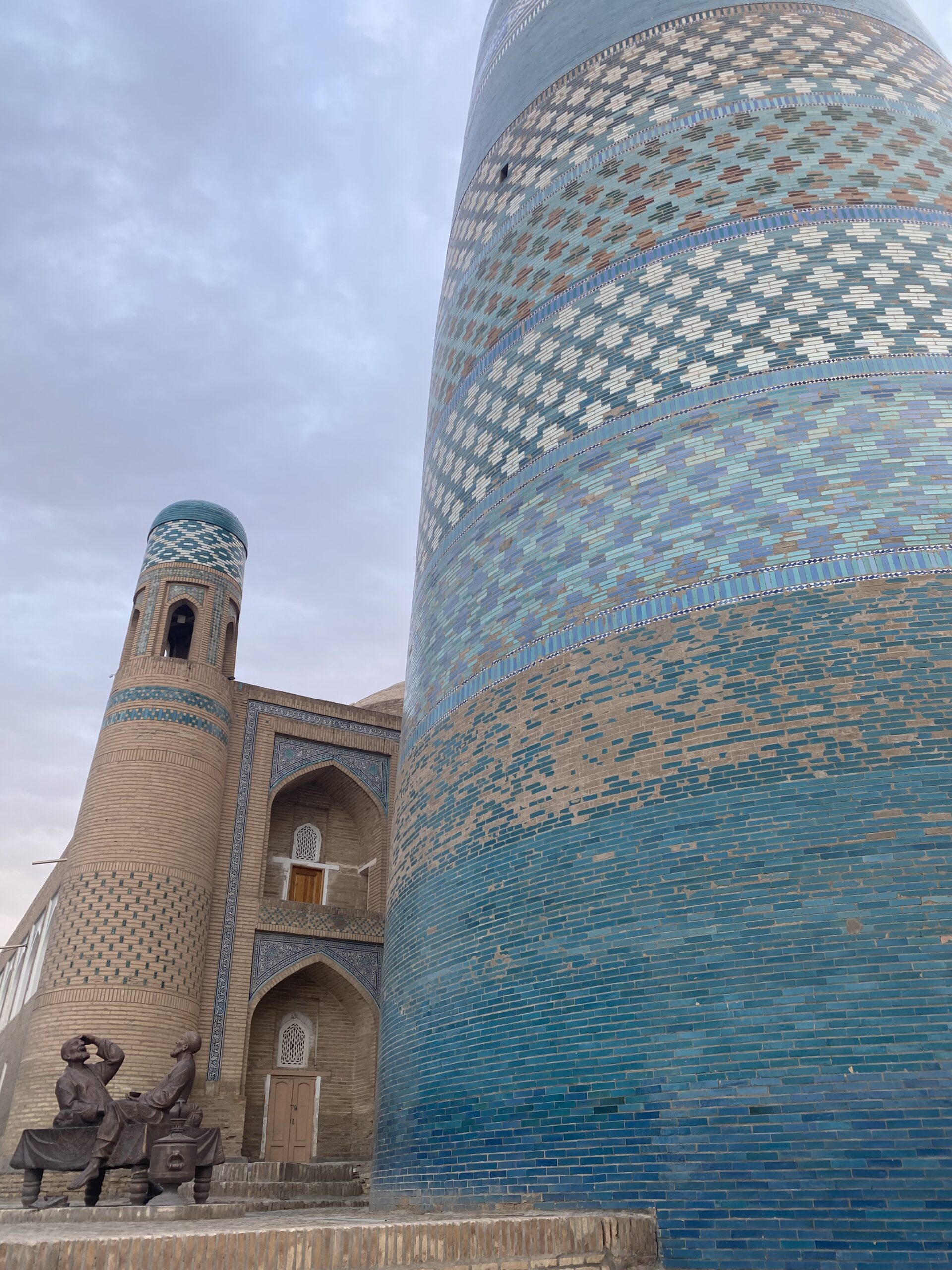 Detall de les rajoles turqueses i blaves del minaret Kalta Minor a Khiva