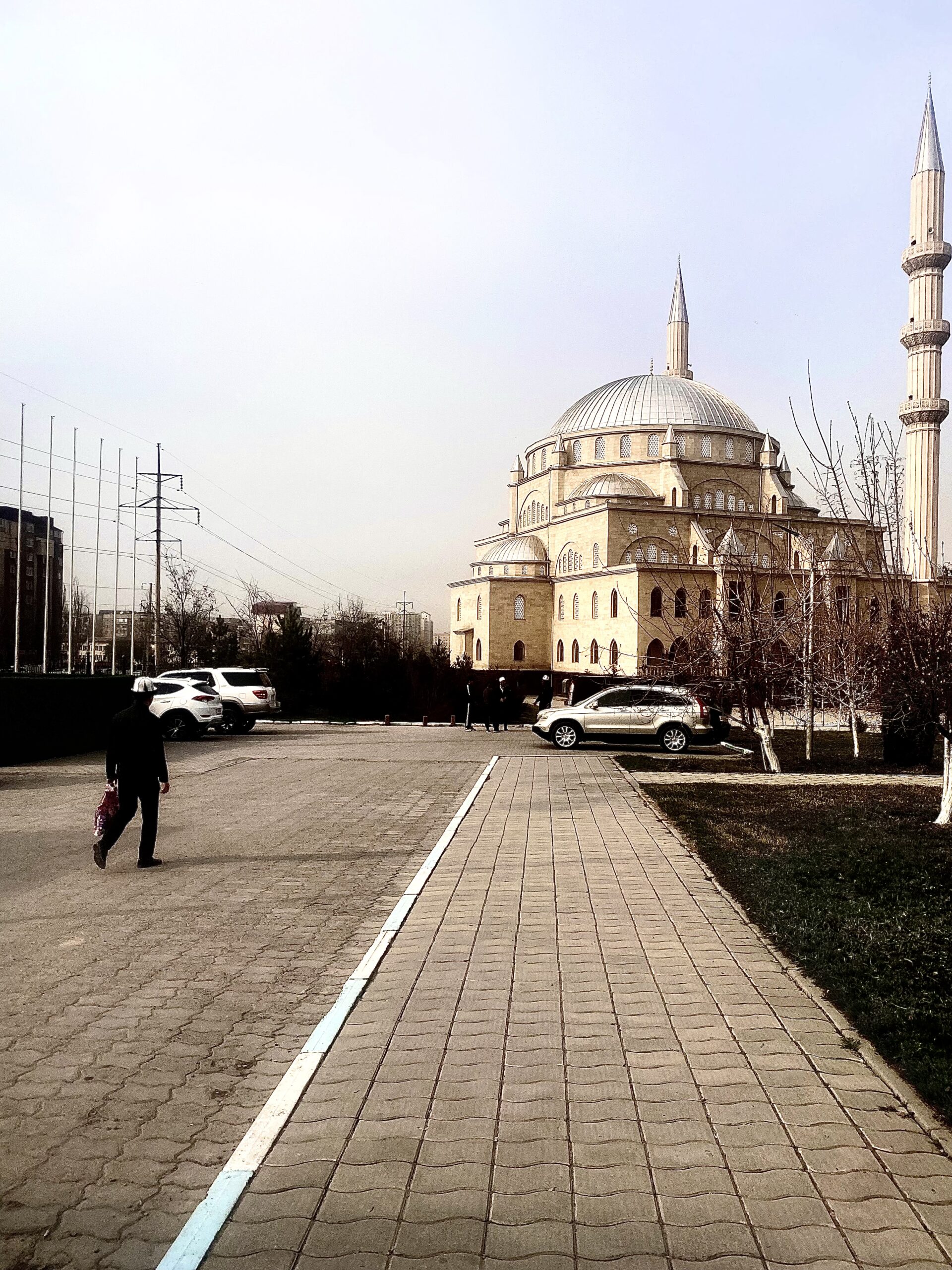 Edifici amb cúpula al centre de Bishkek, Kirguizistan