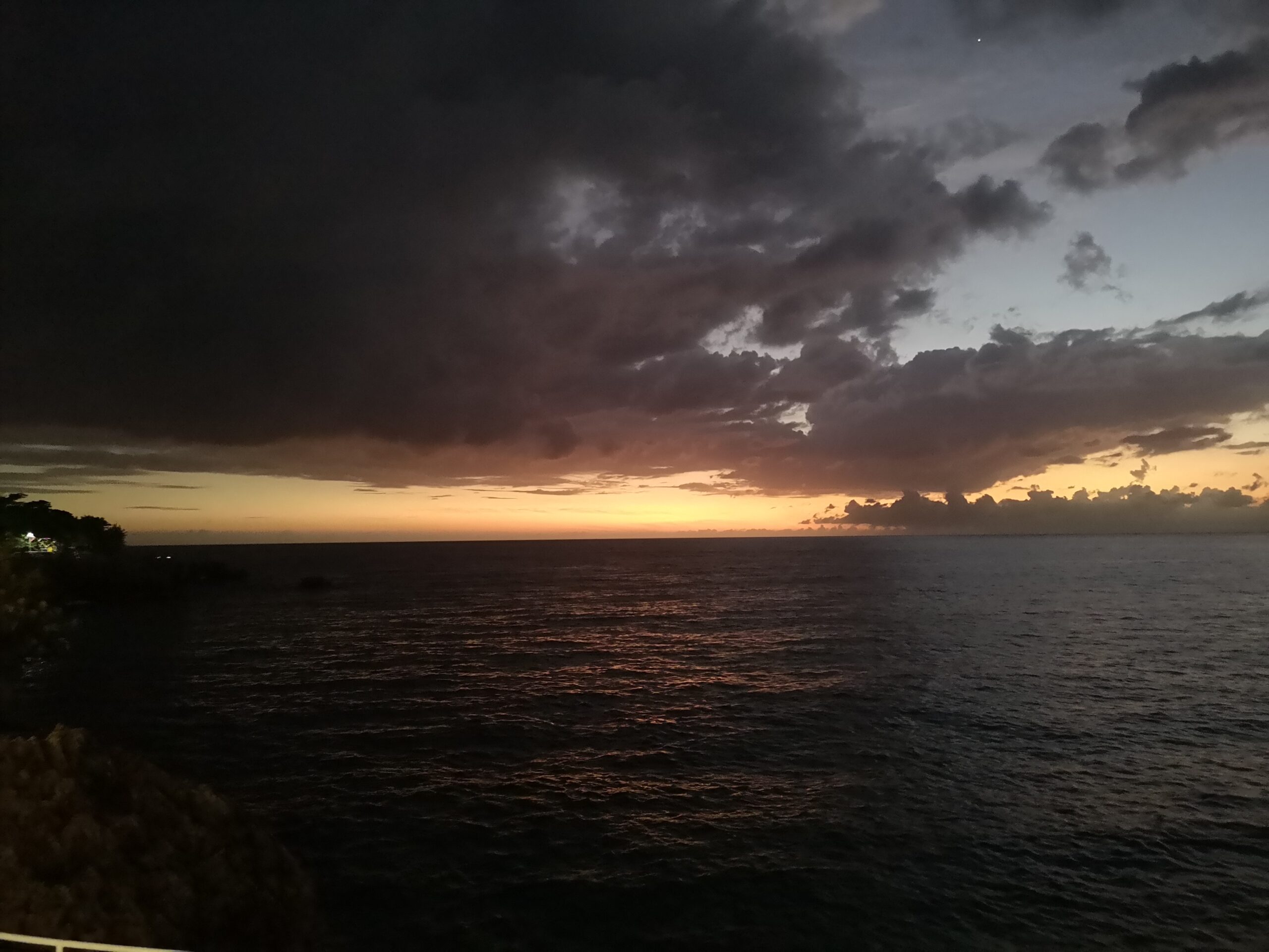 Posta de sol sobre el mar des de West End, Negril