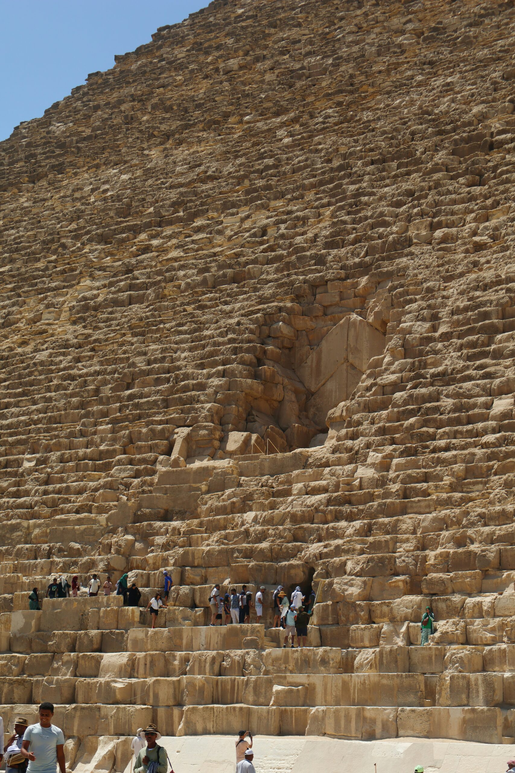 Les piràmides de Giza a l'altiplà, al límit del desert, Egipte